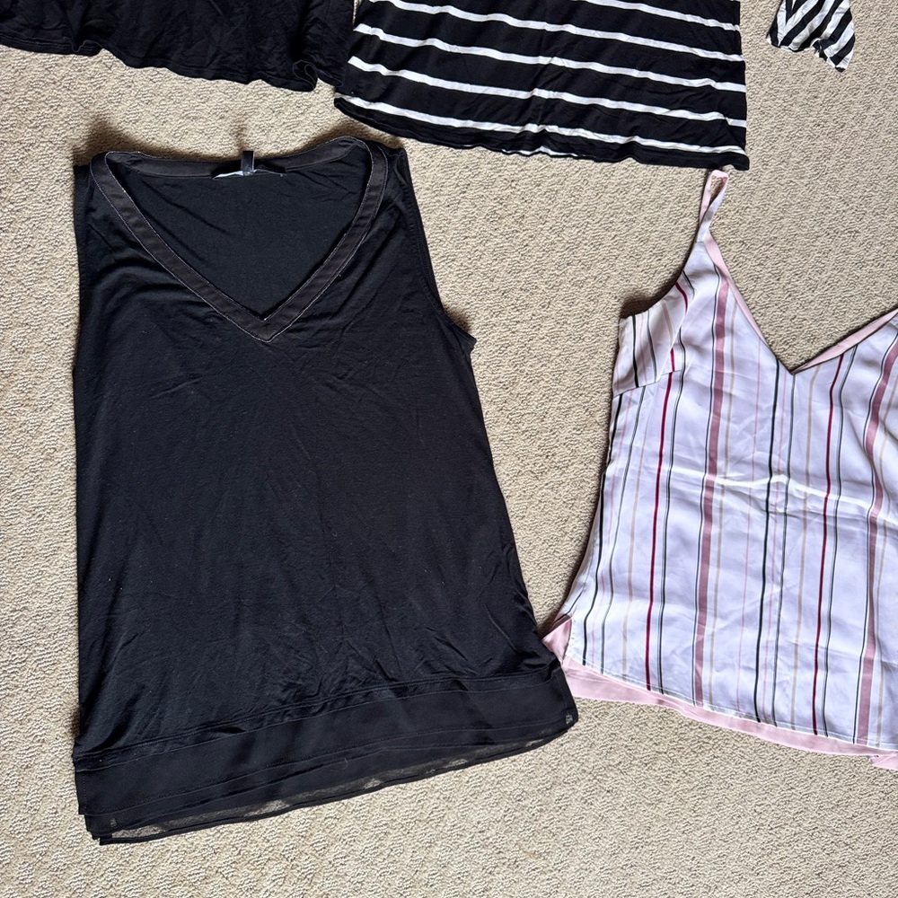 Almost new Bundle of 7 White House Black Market tops - Picture 9 of 14